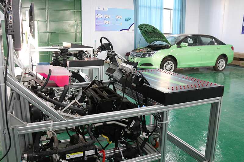 新能源汽车运用与维修实训室